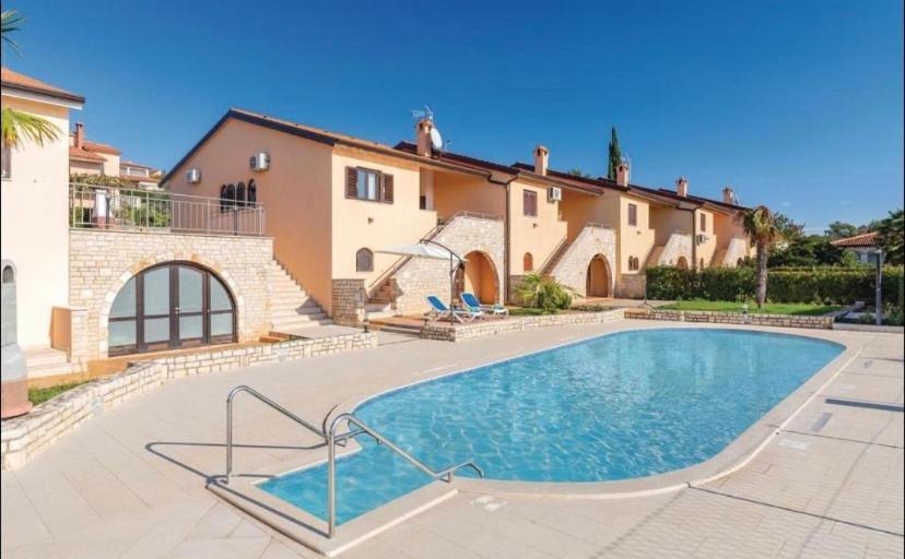 Casa Lara Kastelir