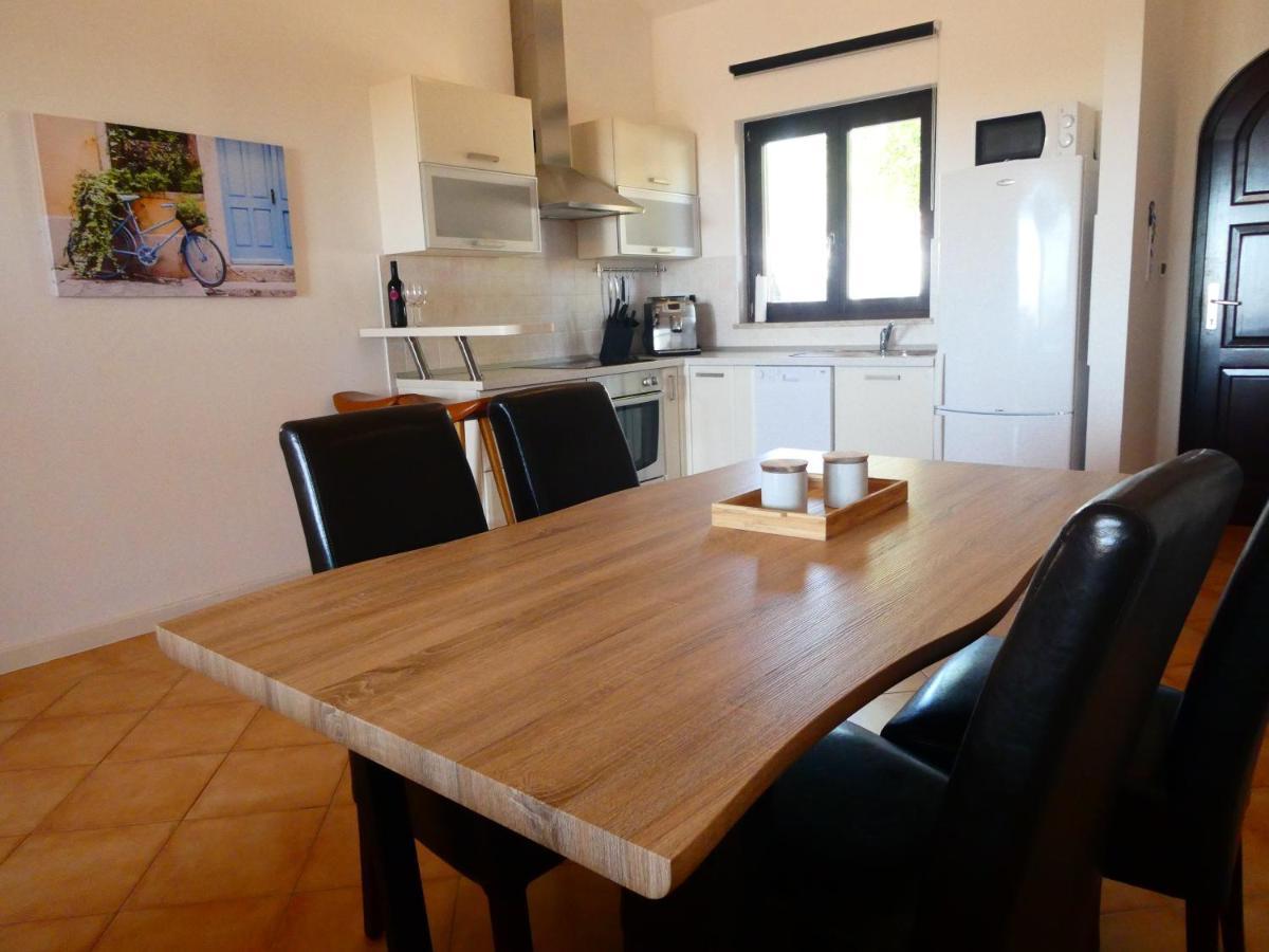 Casa Lara Kastelir